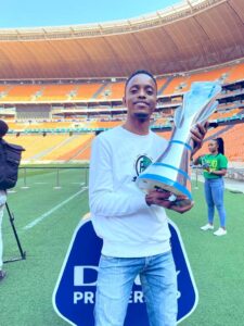 Read more about the article Unveiling the Influence of Social Media: A Dialogue with Lekoko