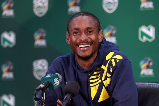 You are currently viewing Rulani Mokwena: The Charismatic Coach Making Waves in South African Football