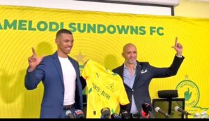 Read more about the article Panic Buttons Pressed Too Soon? Sundowns Shake-up Stirs Debate Over Mngqithi’s Exit