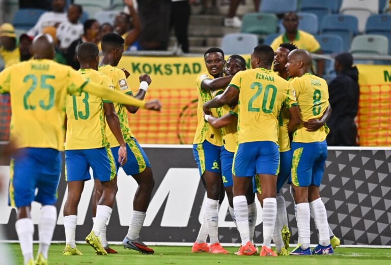 Mamelodi Sundowns Survive Refereeing Drama to Beat Golden Arrows with 10 Men at Loftus